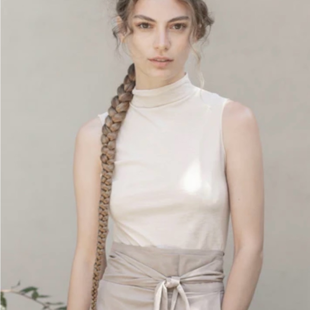 Eyn Vas Magdala Sleeveless • Datura Tee